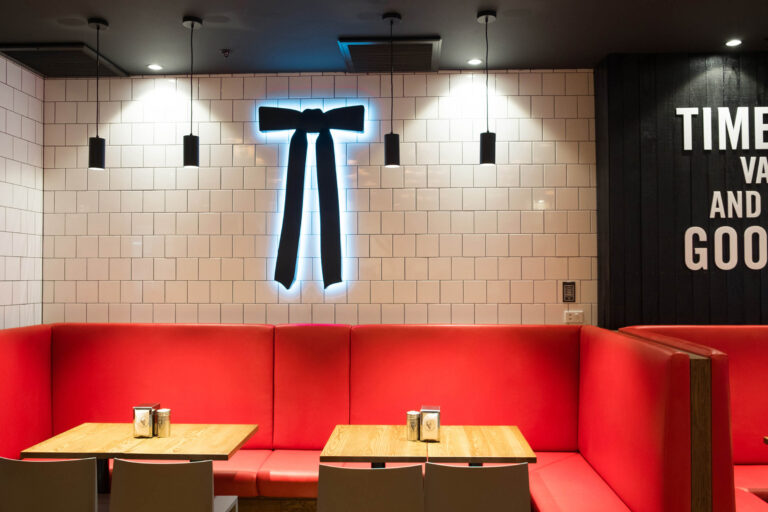 10_KFC_Fort_St-2560px